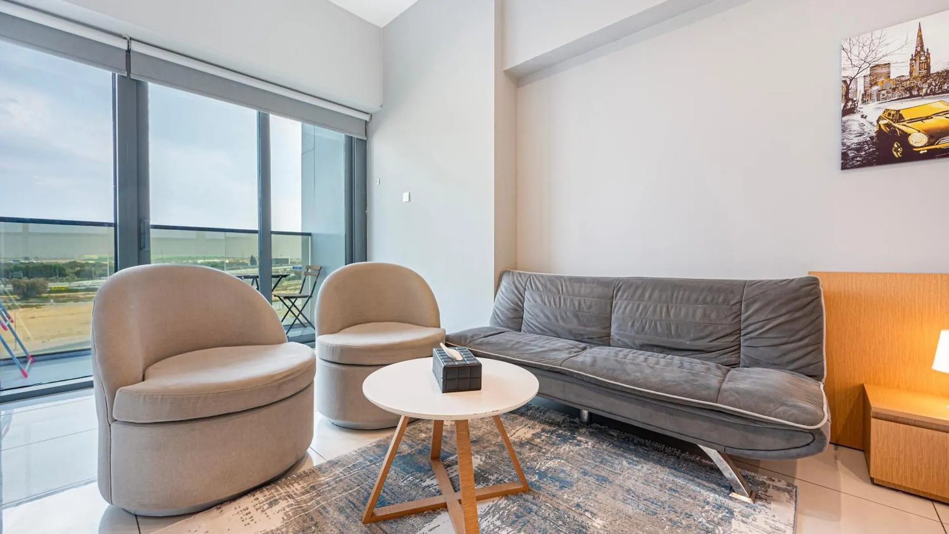 Stylish Urban Oasis W Balcony Apartment Dubai