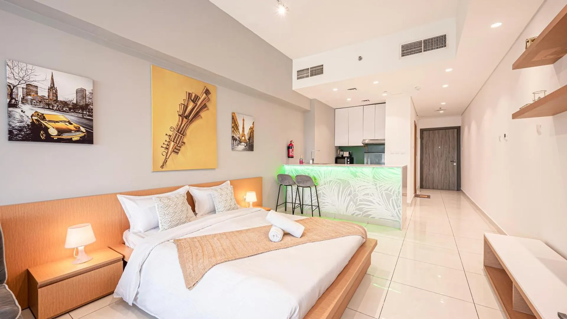 Stylish Urban Oasis W Balcony Apartment Dubai 0*,